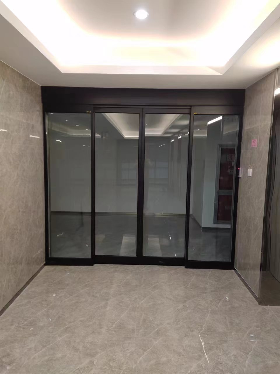 东海县玻璃伸缩门